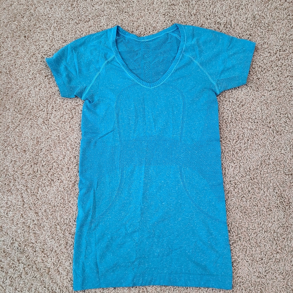 Lululemon t -shirt size 4